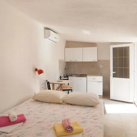 Blossom - Four Bedroom With Outdoor Pool And Jacuzzi - St * Supetar