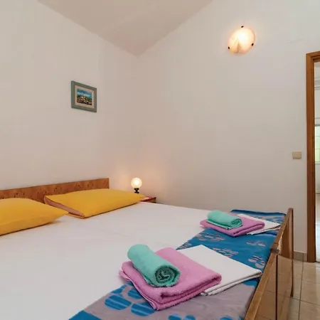 Blossom - Four Bedroom With Outdoor Pool And Jacuzzi - St