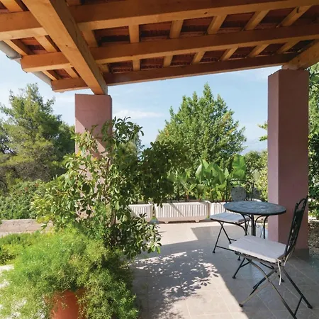 Blossom - Four Bedroom With Outdoor Pool And Jacuzzi - St Semesterbostad