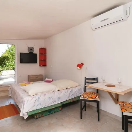 Blossom - Four Bedroom With Outdoor Pool And Jacuzzi - St * Supetar